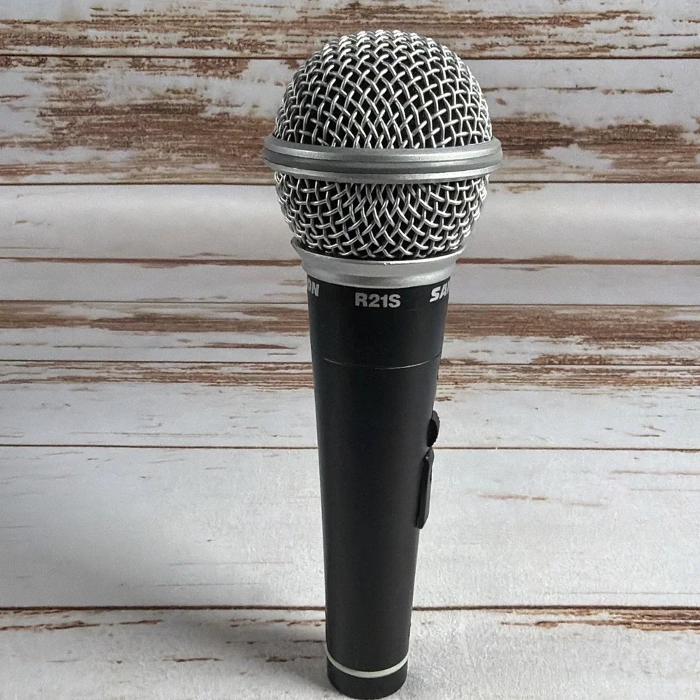 Samson R21S Dynamic Cardioid Vocal Microphone With On/Off Switch Used